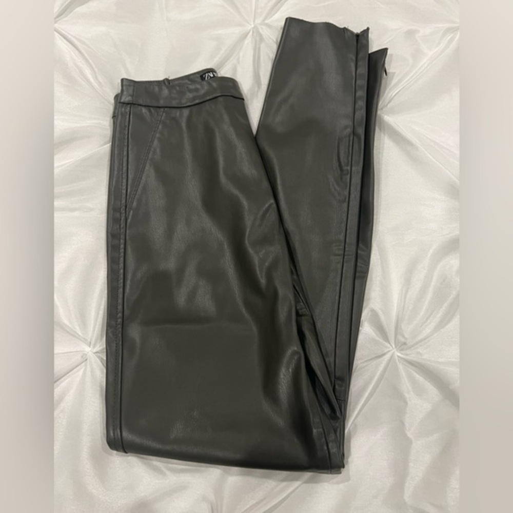 NWOT ZARA ARMY GREEN FAUX LEATHER PANTS SIZE XS